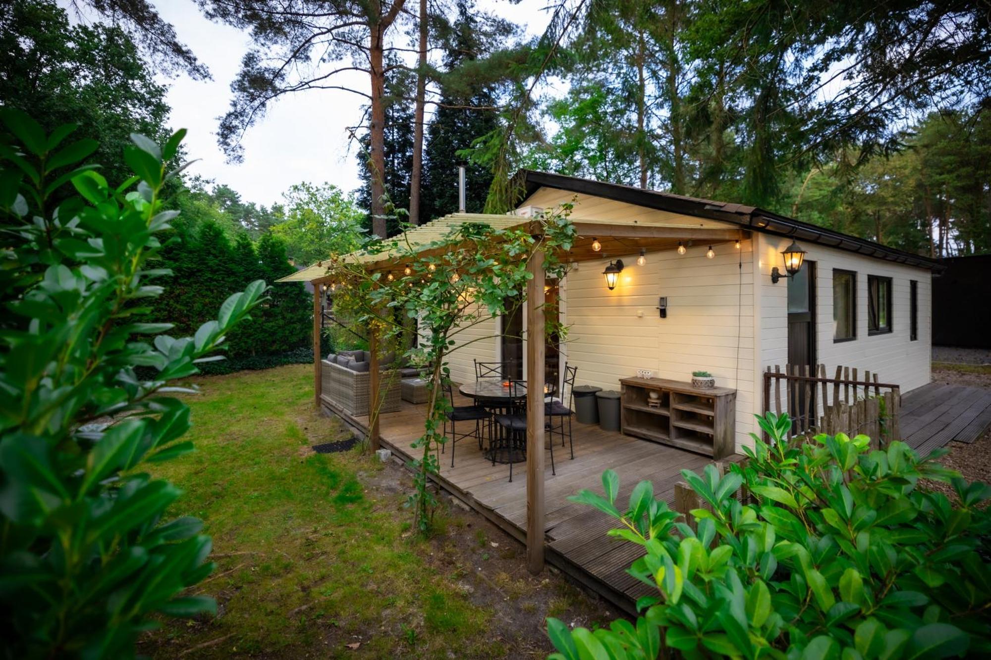 Chalet de bosuil Zutendaal Buitenkant foto